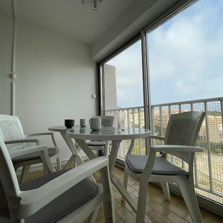Face Avec Parking, Ascenseur, Local Velos - 30m De La Mer, Commerces A Pied - Fr-1-338-522 *